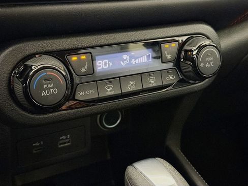 Used 2023 Nissan Kicks SR w/ SR Premium Package image 17