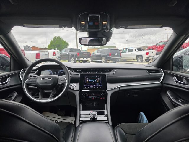 Used 2024 Jeep Grand Cherokee Altitude AWD/4WD image 14