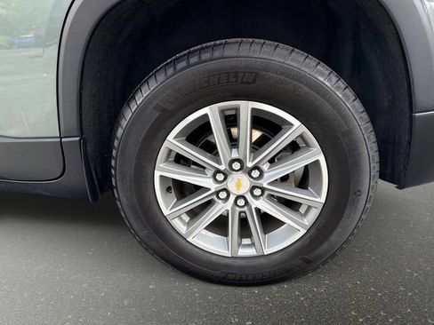 Used 2022 Chevrolet Traverse LT FWD image 10