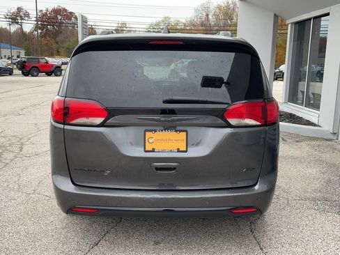 Used 2020 Chrysler Pacifica Touring-L w/ Advanced Safetytec Group image 6