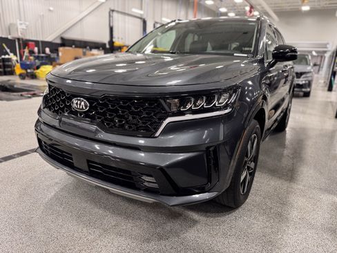 Used 2021 Kia Sorento EX image 32