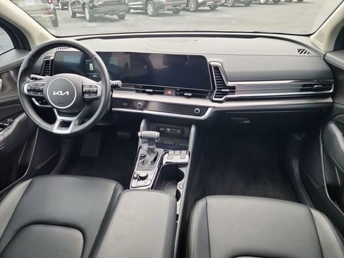 Used 2025 Kia Sportage EX w/ Premium Package image 17