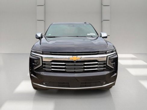Used 2025 Chevrolet Tahoe Premier AWD/4WD image 2