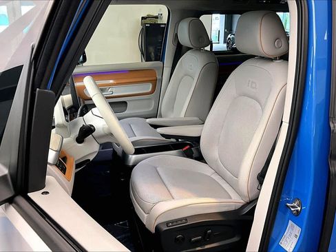 Used 2025 Volkswagen ID. Buzz 1st Edition image 7