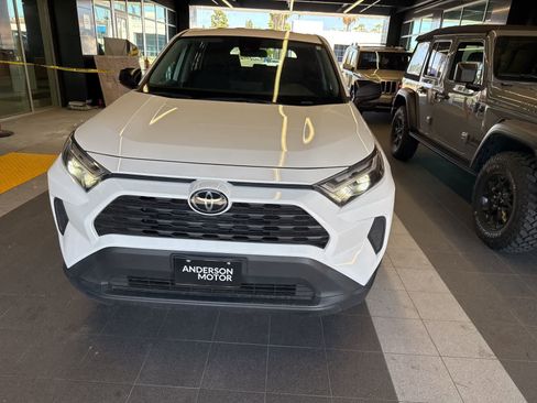 Used 2024 Toyota RAV4 LE AWD/4WD image 2
