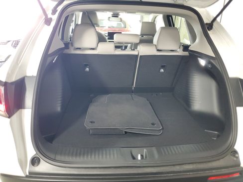 Certified 2026 Honda HR-V LX image 8