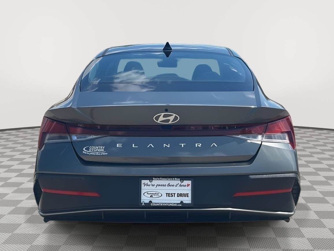 Certified 2024 Hyundai Elantra SEL FWD image 12