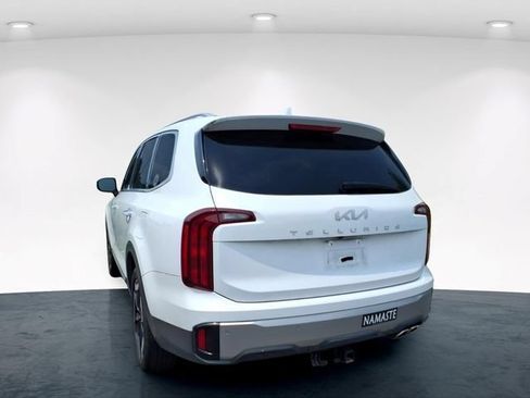 Used 2025 Kia Telluride S FWD image 16