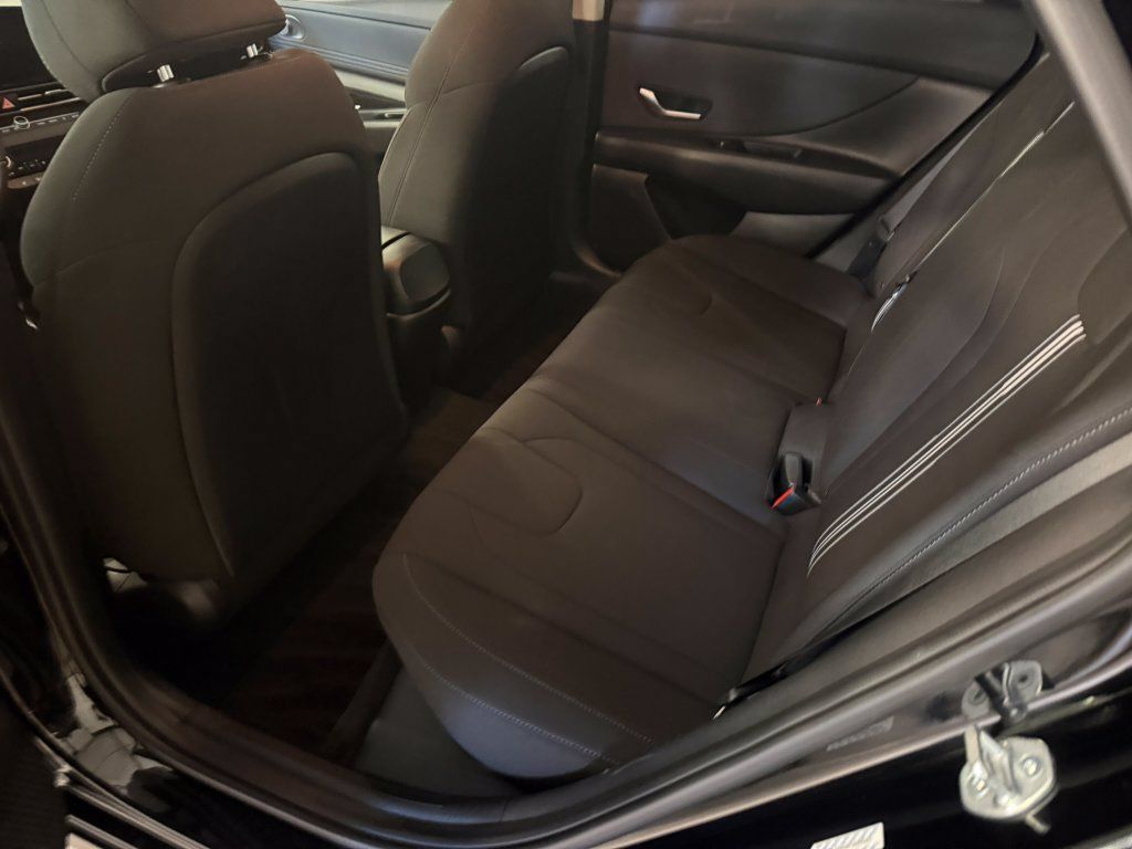 Certified 2023 Hyundai Elantra SEL w/ Convenience Package FWD image 26