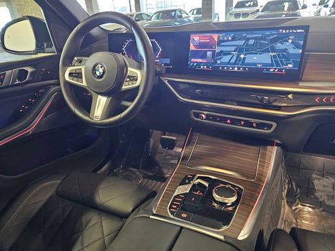 Used 2026 BMW X5 xDrive40i w/ M Sport Package AWD/4WD image 32