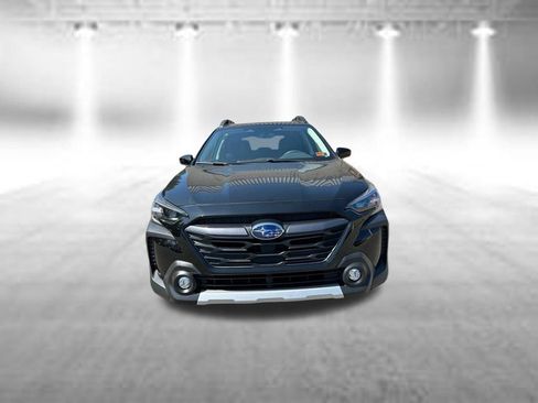 Used 2025 Subaru Outback Limited AWD/4WD image 2