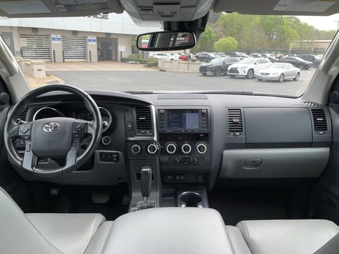 Used 2020 Toyota Sequoia Limited w/ Safety & Convenience Package image 30