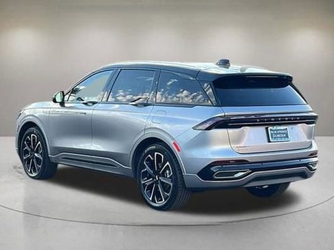 New 2026 Lincoln Nautilus Reserve image 3