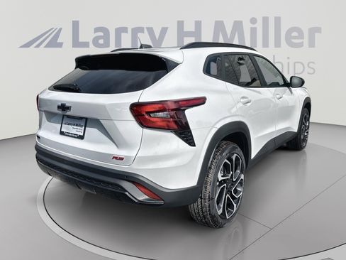 New 2026 Chevrolet Trax RS w/ Driver Confidence Package FWD image 7