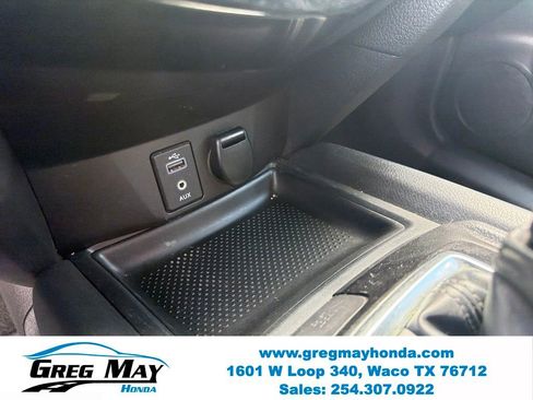 Used 2017 Nissan Rogue SV w/ SV Family Package FWD image 18