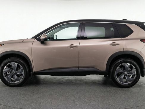 Used 2025 Nissan Rogue SV image 5