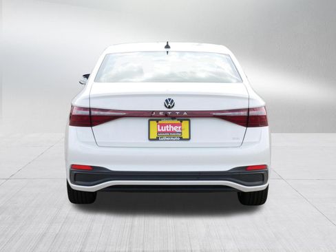Used 2025 Volkswagen Jetta SE w/ Sunroof Package FWD image 6