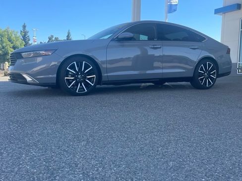 Used 2024 Honda Accord Touring image 2