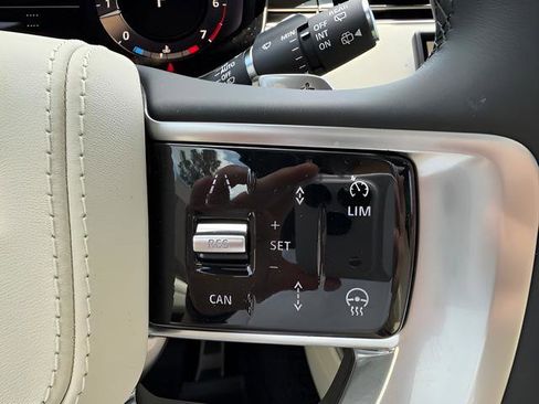 New 2026 Land Rover Range Rover Long Wheelbase SE AWD/4WD image 16