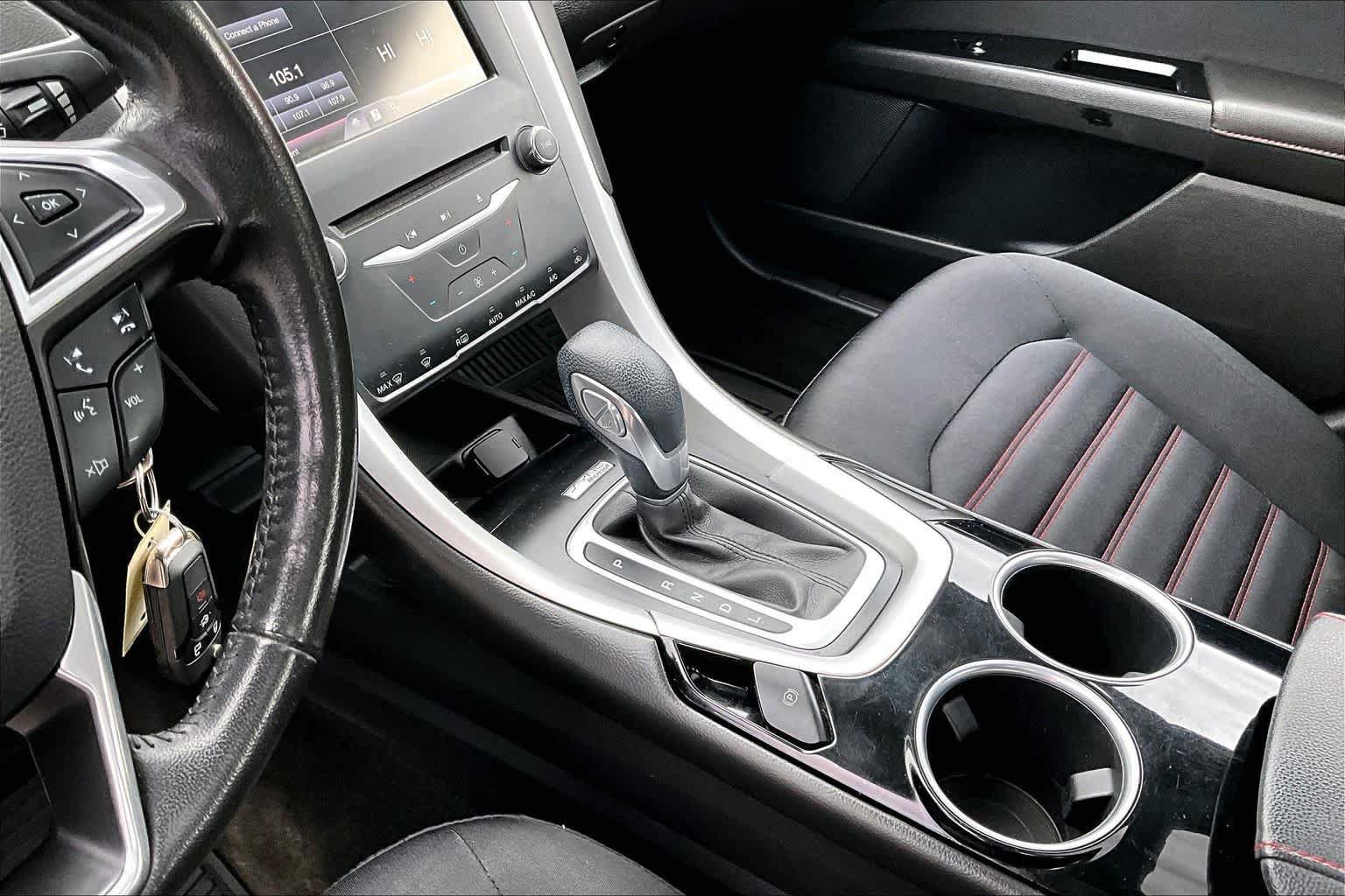 Used 2013 Ford Fusion SE FWD image 17