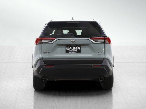 Used 2022 Toyota RAV4 XLE image 4