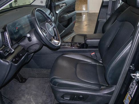Used 2025 Kia Sportage EX image 8