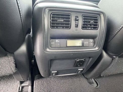 Used 2014 Nissan Pathfinder SL w/ SL Premium Package FWD image 12
