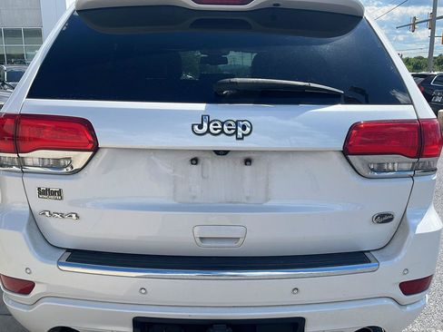 Used 2016 Jeep Grand Cherokee Overland AWD/4WD image 5