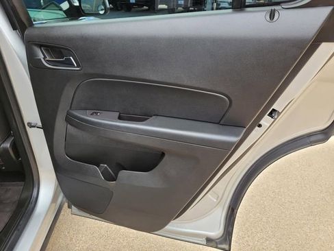 Used 2016 Chevrolet Equinox LT w/ Convenience Package image 9