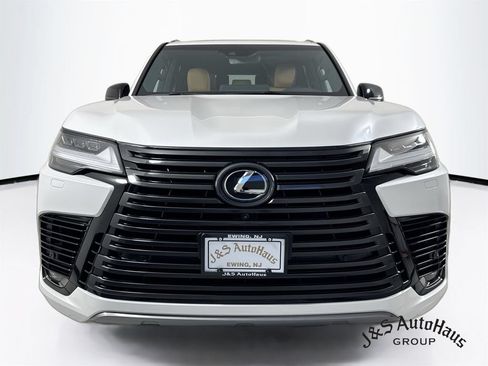 Used 2023 Lexus LX 600 4WD w/ Appearance Package image 2