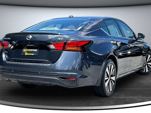 Used 2021 Nissan Altima 2.5 SV FWD image 6