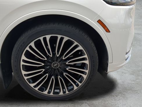 Used 2025 Lincoln Aviator Black Label AWD/4WD image 26