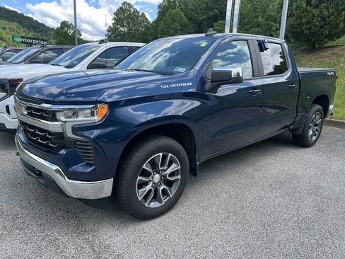 Used 2023 Chevrolet Silverado 1500 LT AWD/4WD image 6