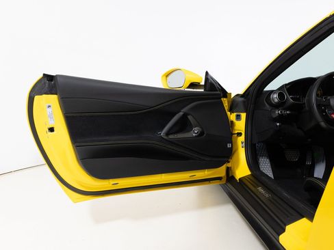 Certified 2021 Ferrari 812 GTS RWD image 15