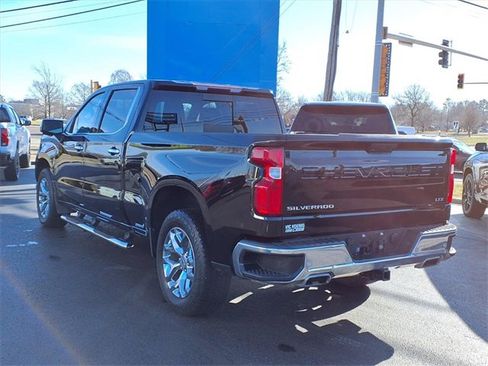 Used 2022 Chevrolet Silverado 1500 LTZ image 3