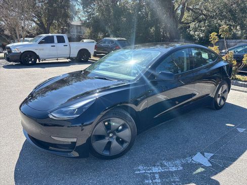 Used 2023 Tesla Model 3 Standard Range image 2