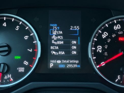 Used 2022 Toyota RAV4 LE image 27