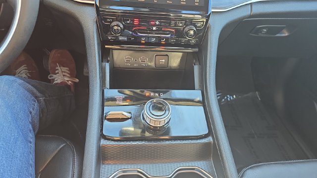 Used 2023 Jeep Grand Cherokee Limited AWD/4WD image 19