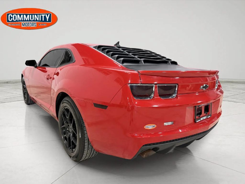 Used 2010 Chevrolet Camaro SS RWD image 5
