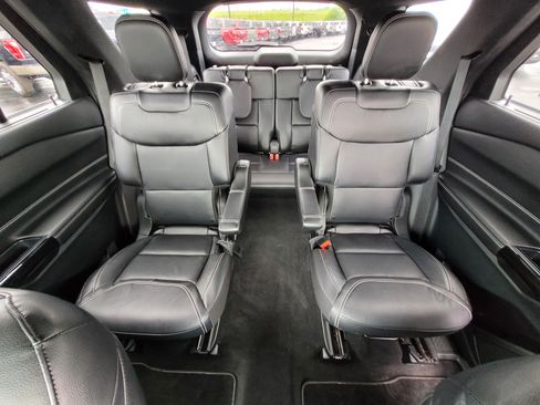 Used 2023 Ford Explorer ST w/ Equipment Group 401A AWD/4WD image 18