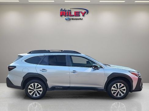 Certified 2024 Subaru Outback Premium AWD/4WD image 7