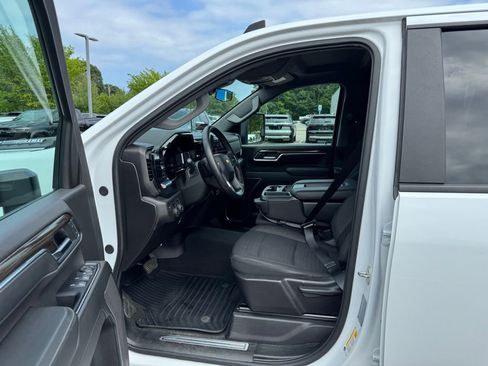 Used 2024 Chevrolet Silverado 2500 LT image 11