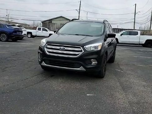 Used 2018 Ford Escape SE FWD image 4