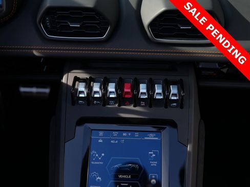 Used 2024 Lamborghini Huracan EVO image 28