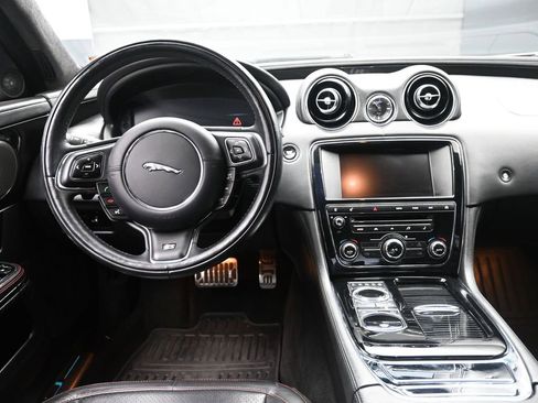 Used 2014 Jaguar XJ R LWB RWD image 9