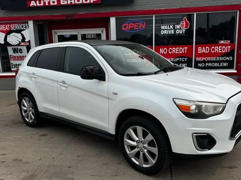 Used 2015 Mitsubishi Outlander Sport ES AWD/4WD image 2