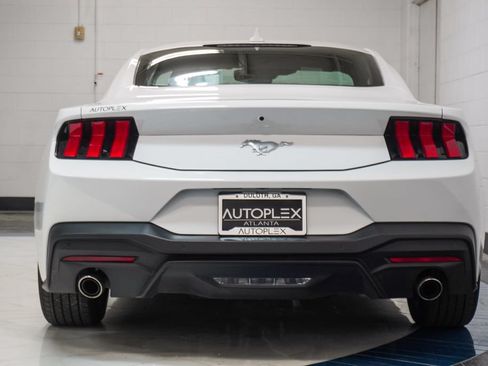 Used 2025 Ford Mustang Coupe RWD image 10