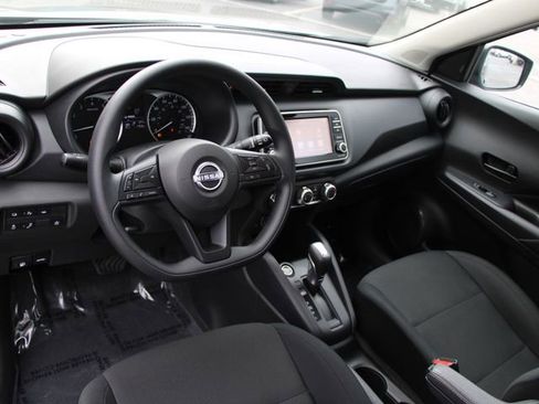 Certified 2025 Nissan Kicks Play S FWD image 4