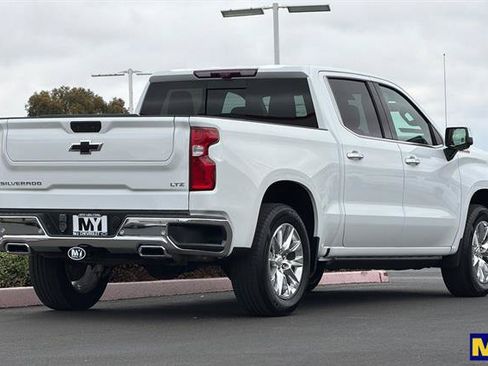 Certified 2021 Chevrolet Silverado 1500 LTZ w/ Technology Package AWD/4WD image 4
