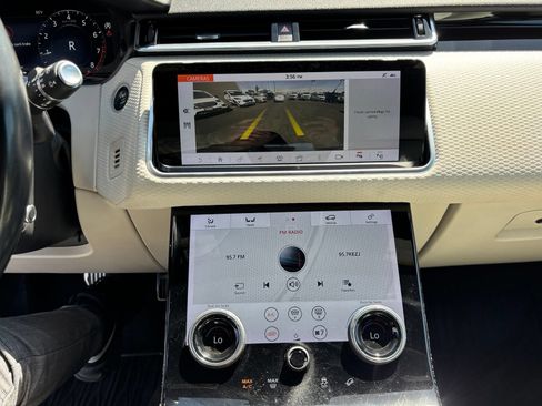Used 2019 Land Rover Range Rover Velar R-Dynamic SE AWD/4WD image 19